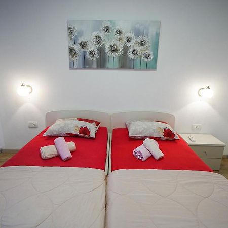Studio Apartman M&F Apartment สปลิท ภายนอก รูปภาพ