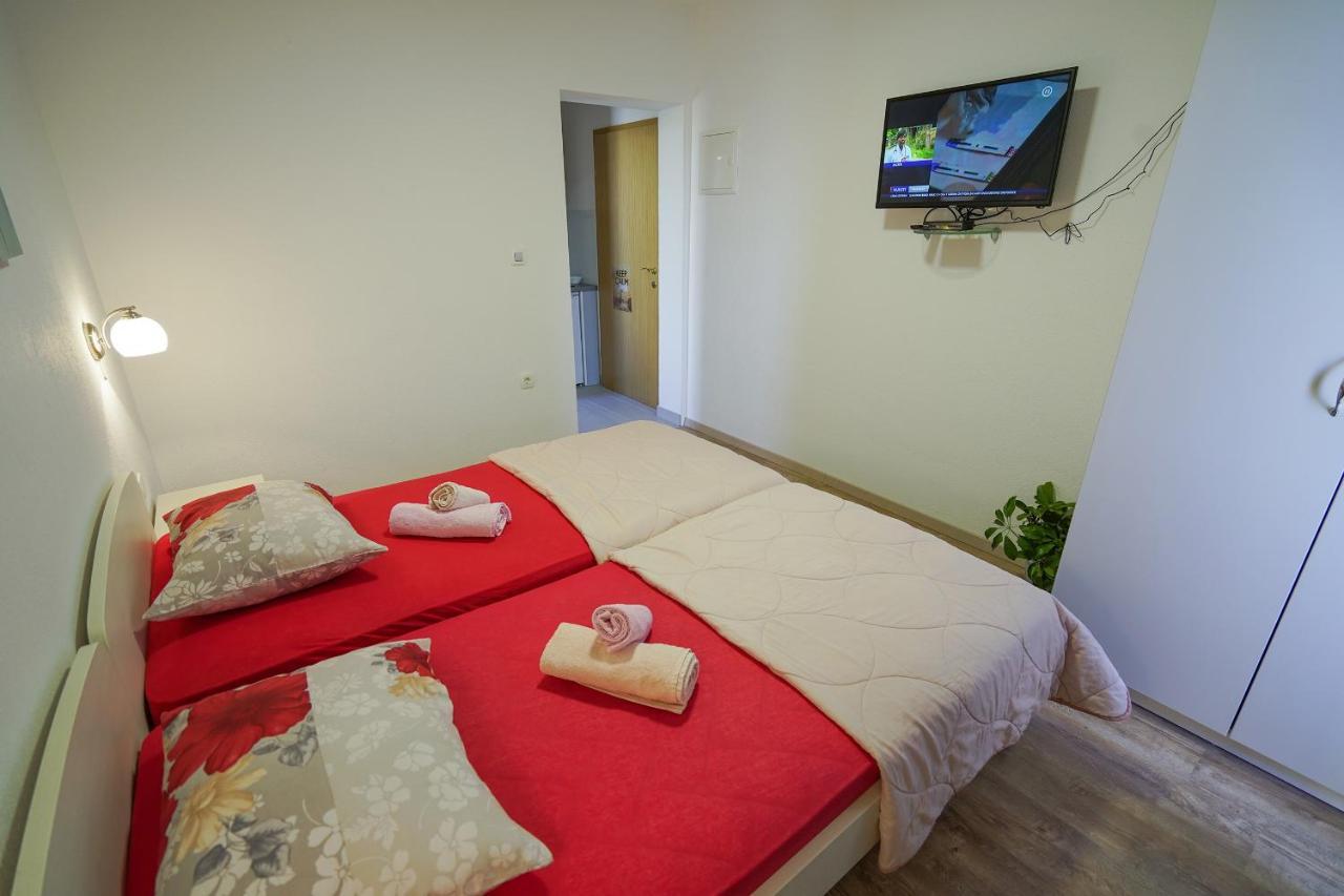 Studio Apartman M&F Apartment สปลิท ภายนอก รูปภาพ