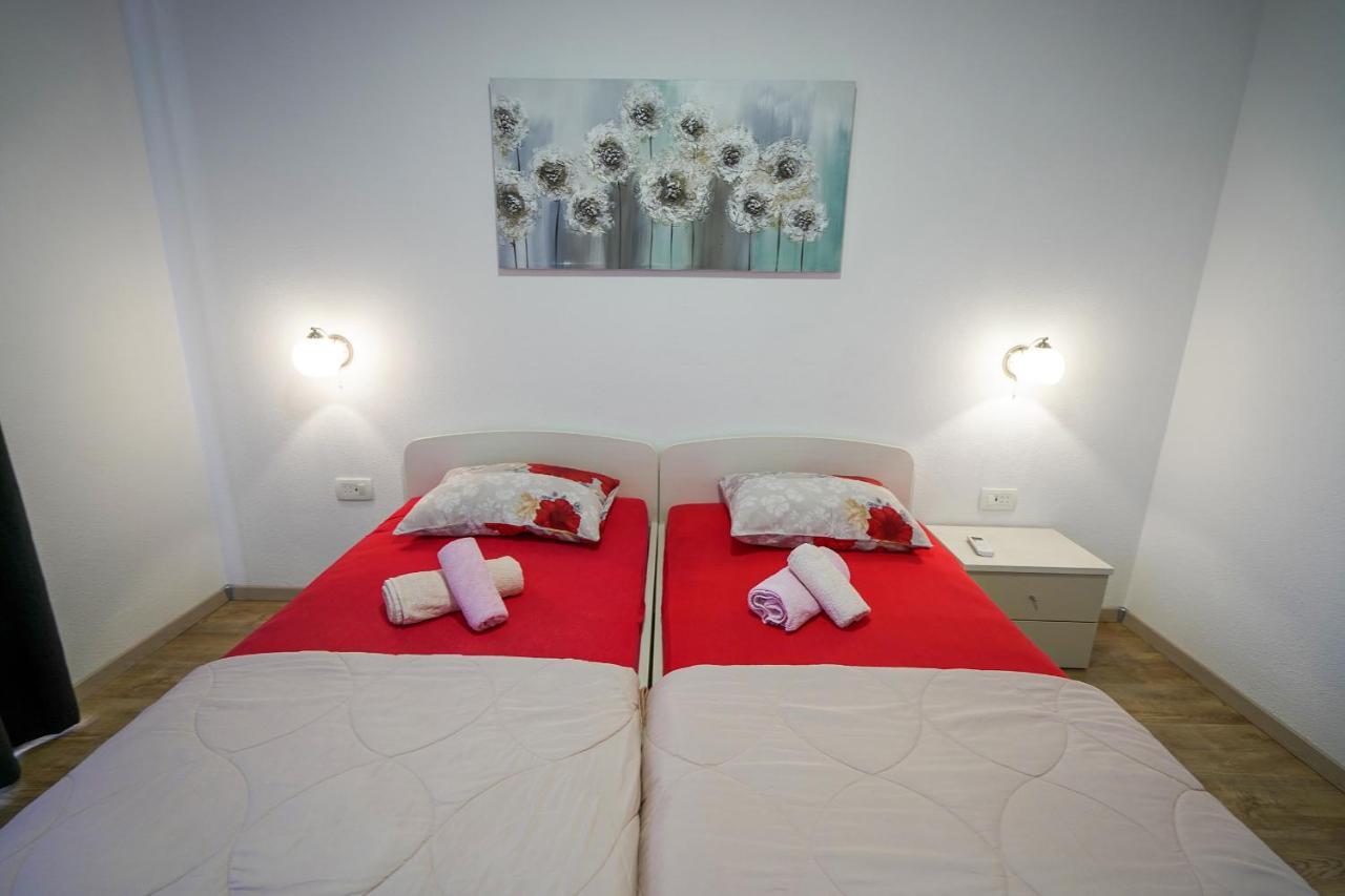 Studio Apartman M&F Apartment สปลิท ภายนอก รูปภาพ