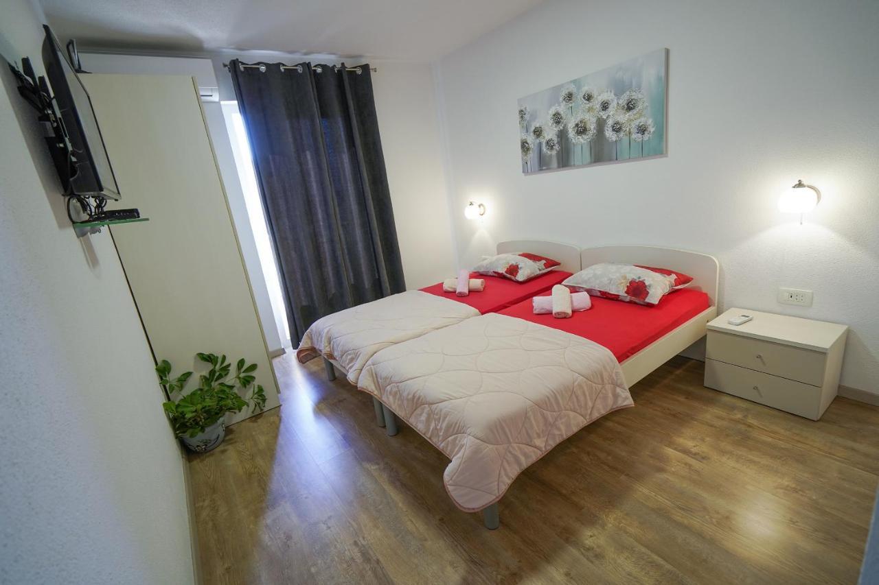 Studio Apartman M&F Apartment สปลิท ภายนอก รูปภาพ
